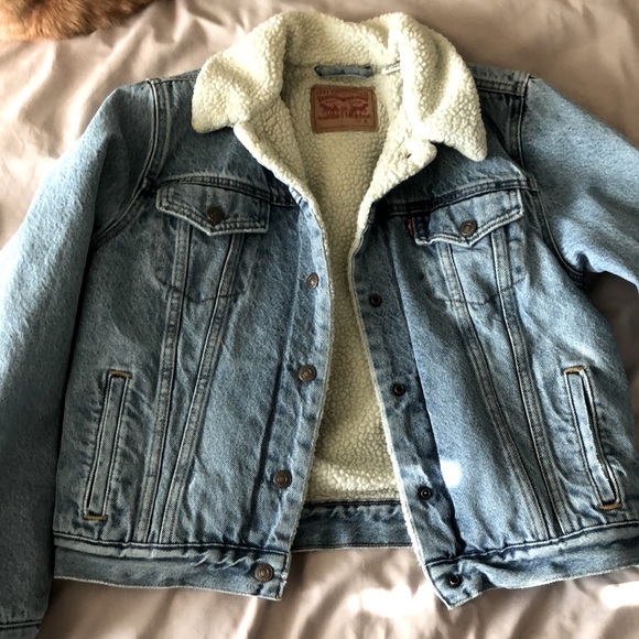 LEVIS Sherpa Lined Trucker Jean Jacket - Picture 3 of 11